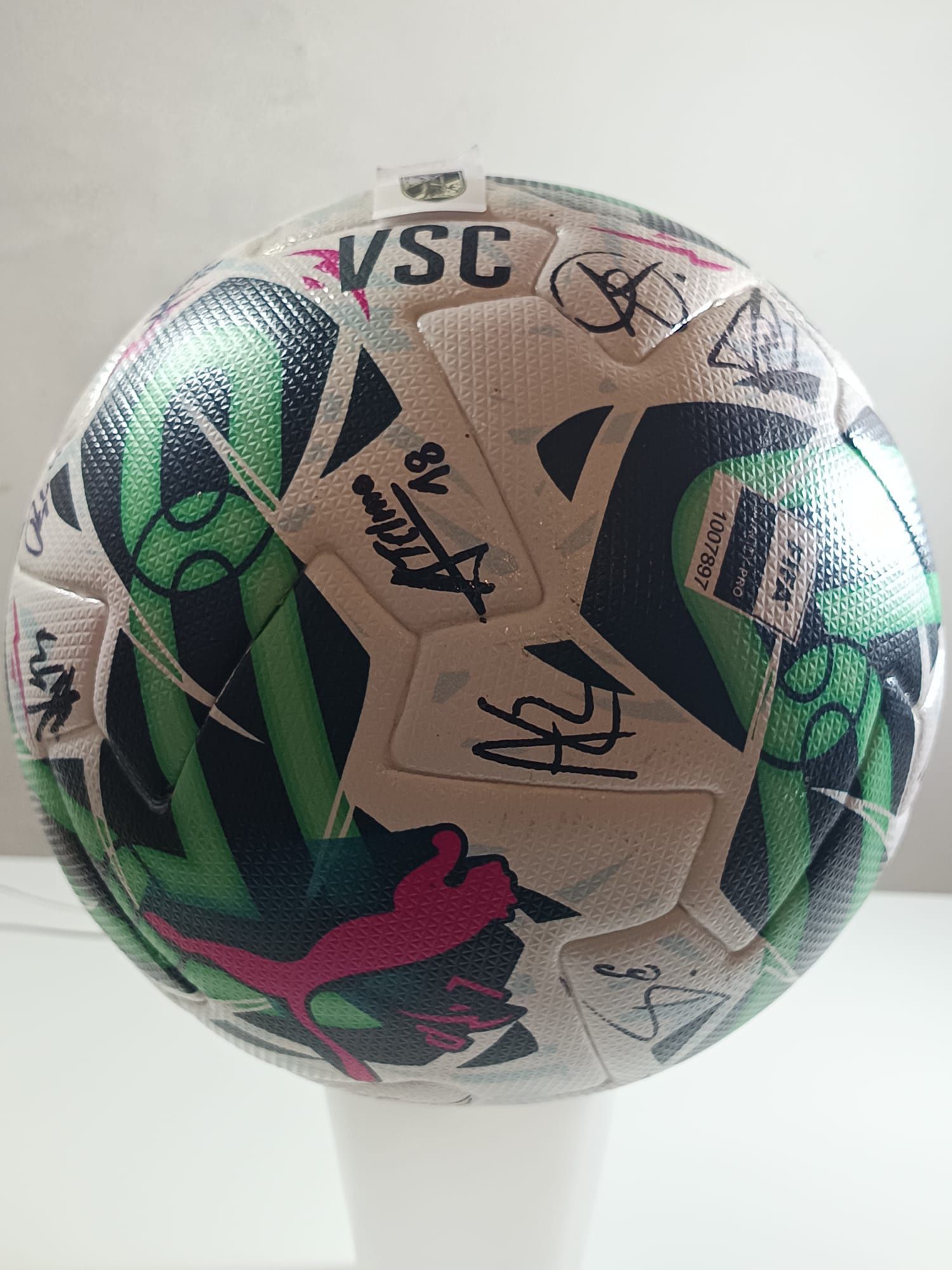 Vitória de Guimarães Bola autografada