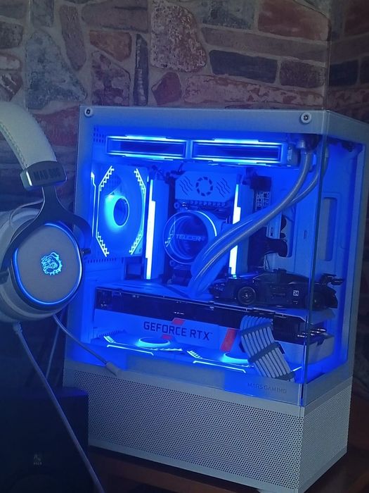 Komputer Gramingowy + Monitor + Klawiatura + Słuchawki