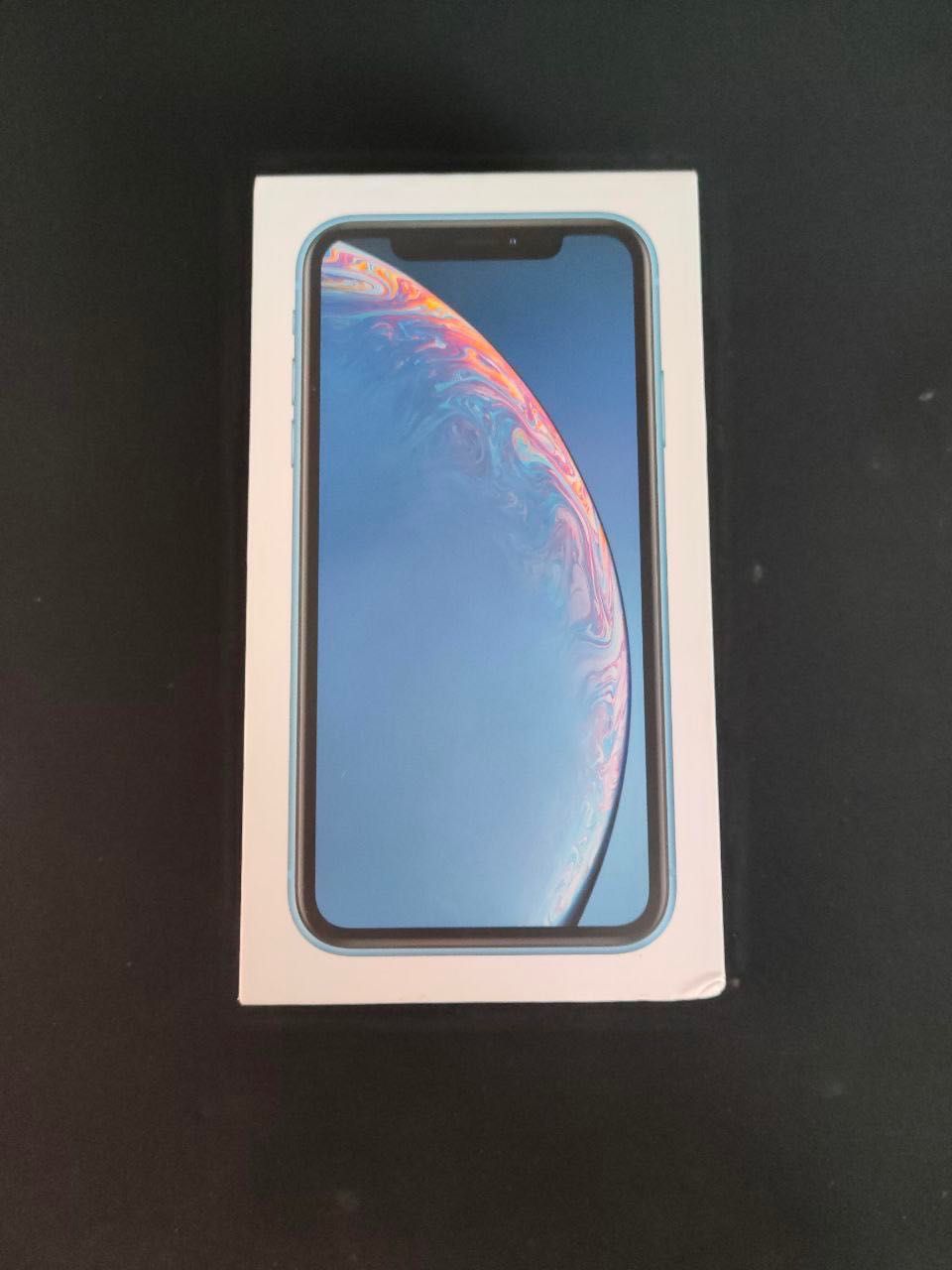 iPhone XR на 64 ГБ памʼяті.