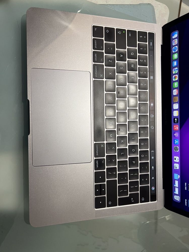 Macbook Pro 13 2016 touchbar 4x i5 2.9 8gb ram 256 gb SSD