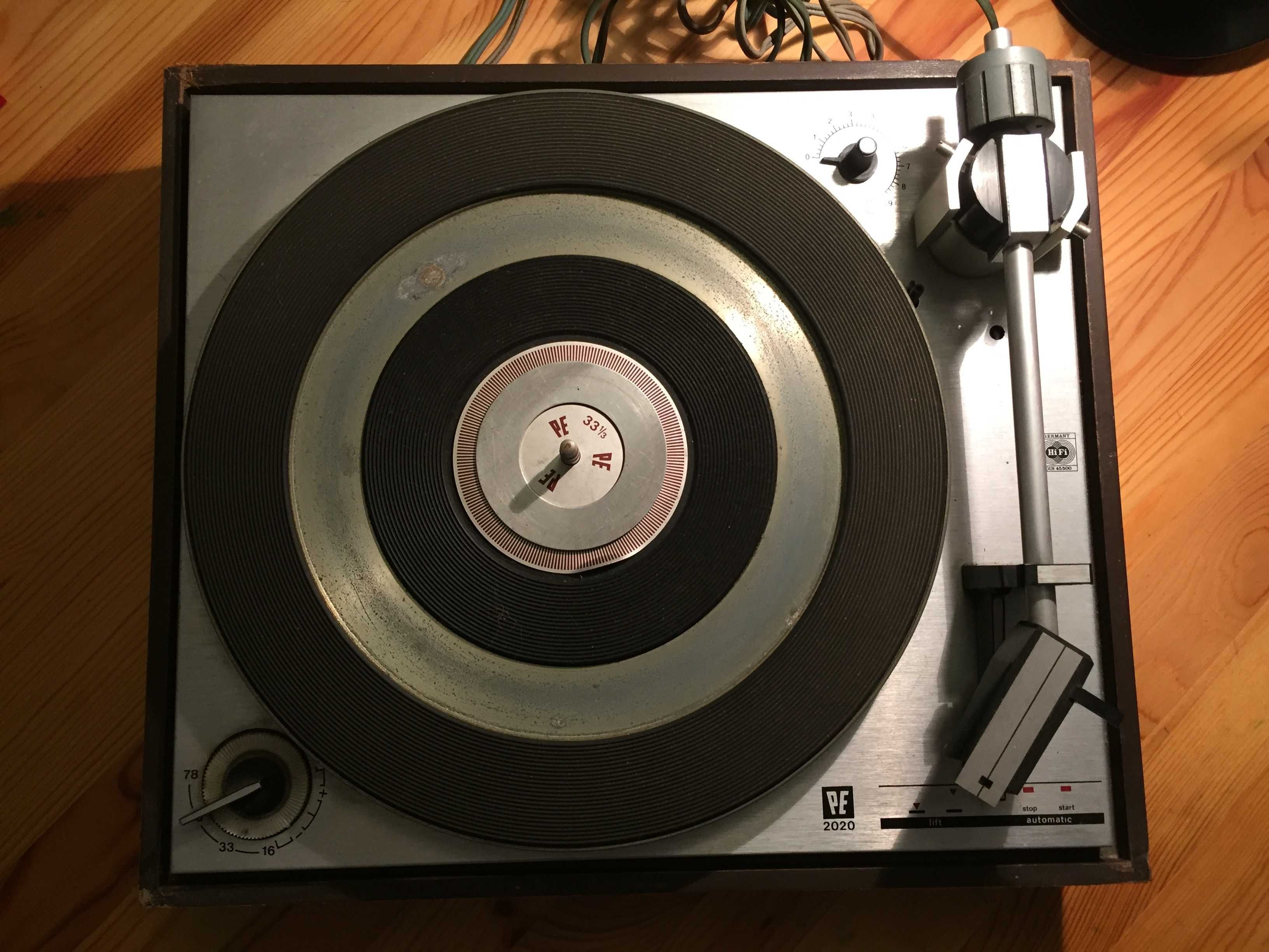 Gira-Discos Vintage Germany HI FI DIN 45500 — Para Arranjar