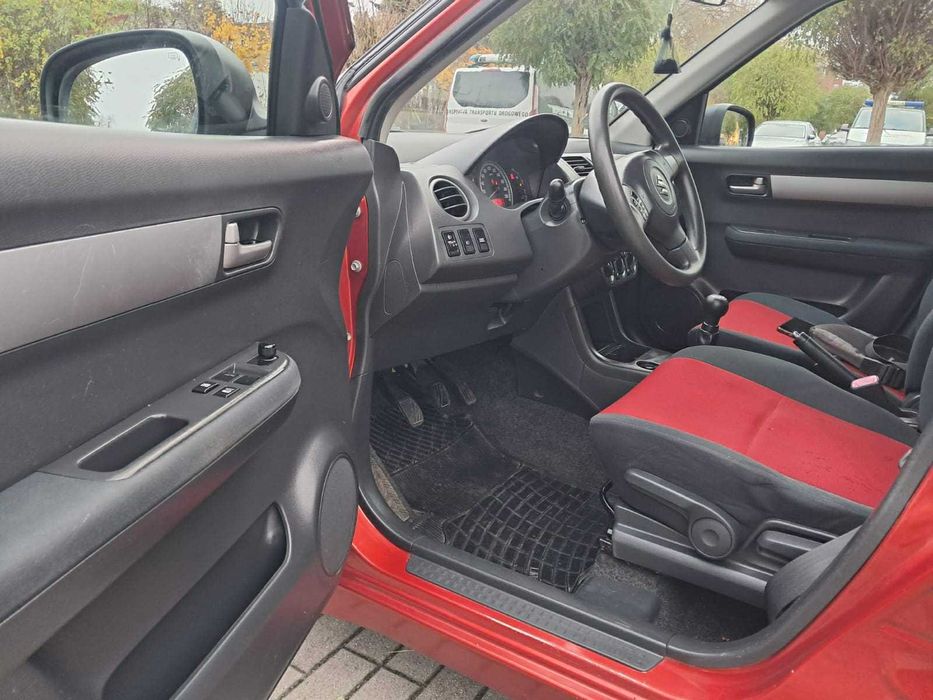 SUZUKI  SWIFT 2007 r 1,3 B Klima Elektryka 5 drzwi Niski Przebieg