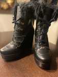 Eleganckie buty na koturnie Kazar 38