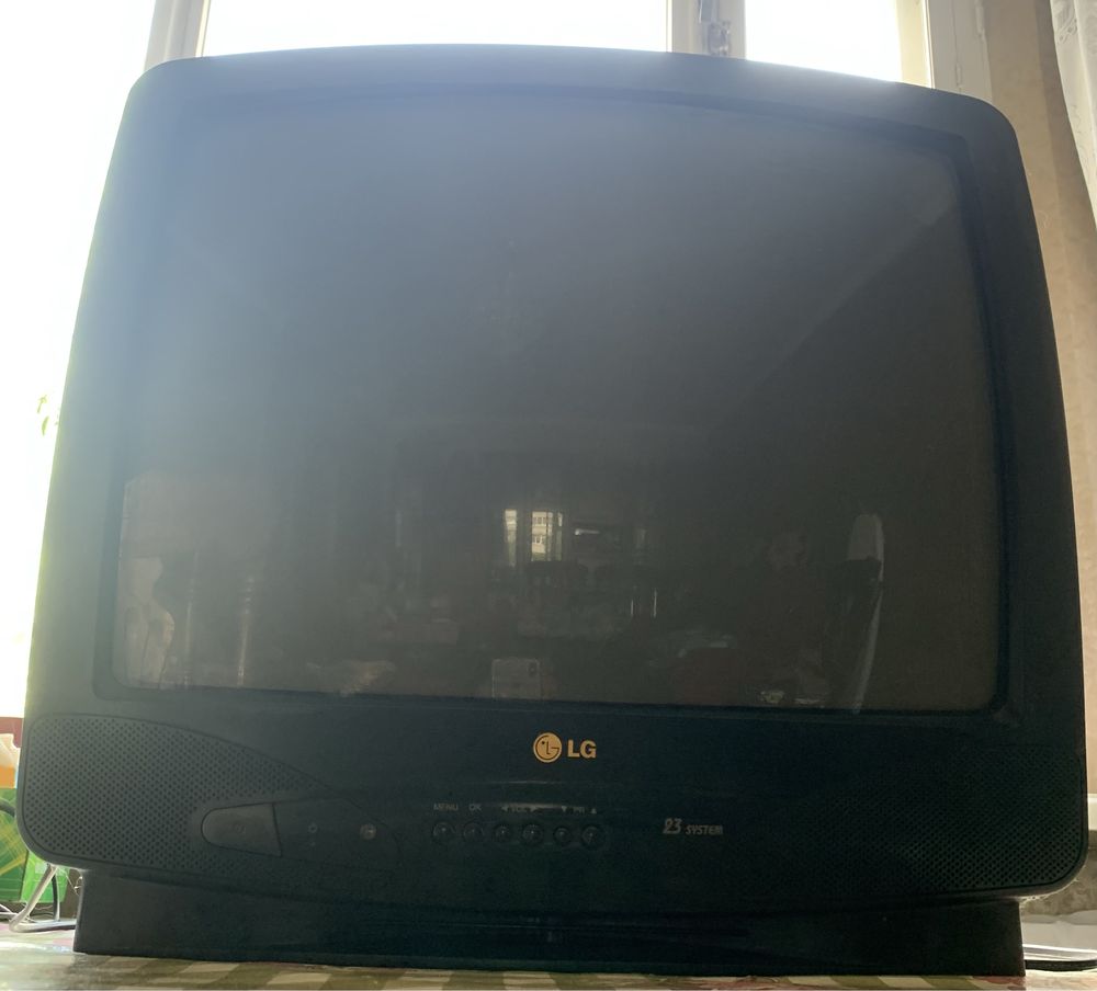 Телевізор LG CF20