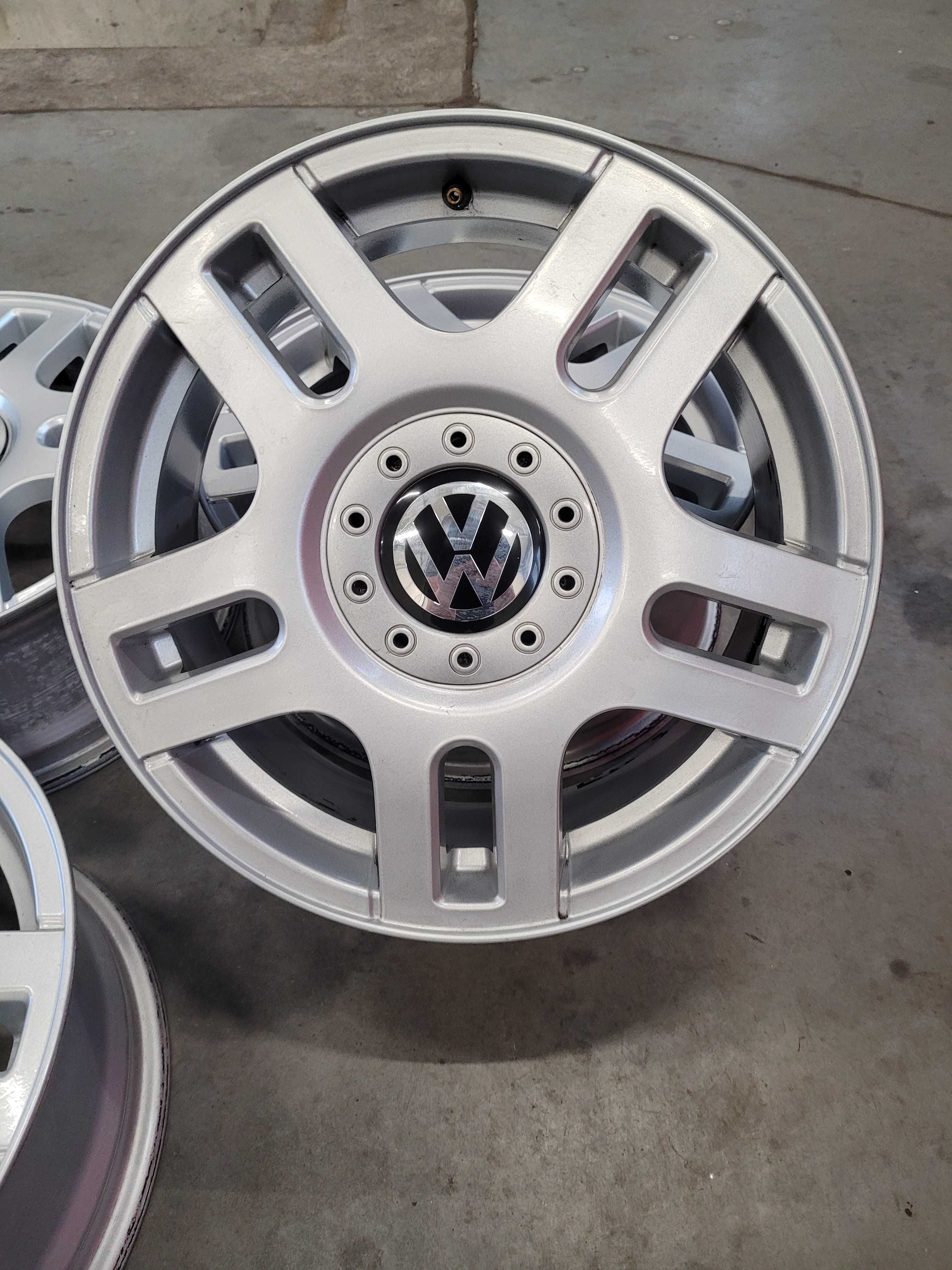 Komplet felg Volkswagen R 16  rozstaw 5x100 ET42 J6,5