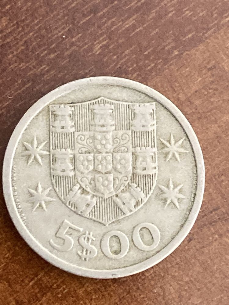 3 moedas de 5 escudos (1964, 1966 e 1967); oferta moeda 1984