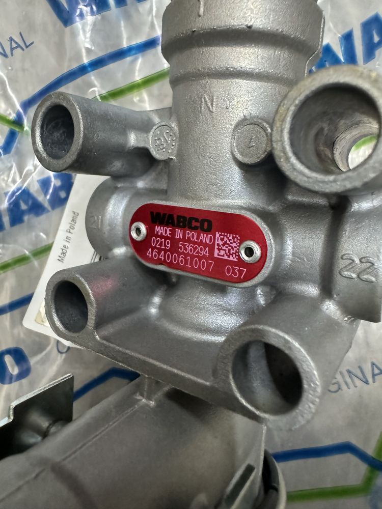 Кран рівня підлоги WABCO 4640061007