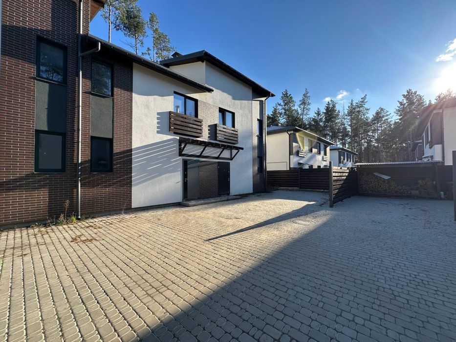 Крутий таунхаус в котеджному містечку. Чистове оздоблення.