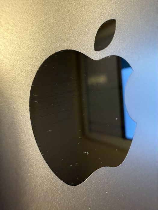 Skrzydło A2442, uszkodzona matryca