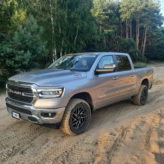 RAM 1500 RAM 1500 5,7 HEMI BIGHORN 4x4 niski przebieg