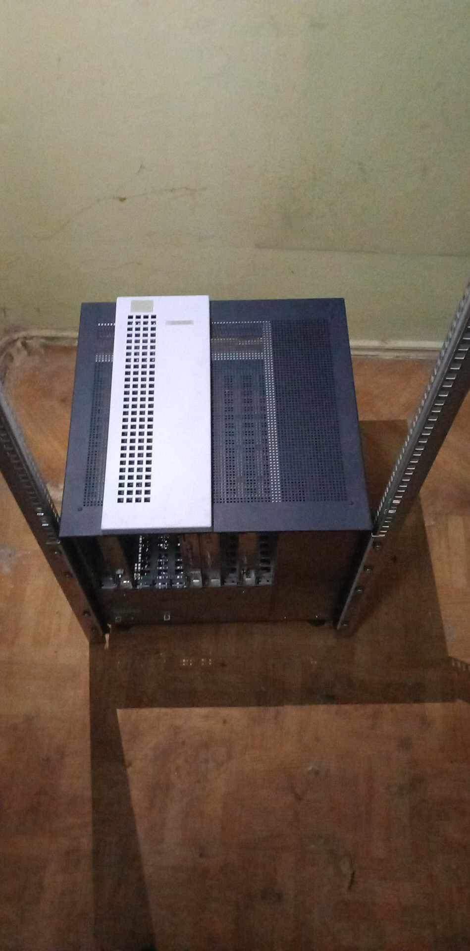 Centrala telefoniczna Siemens Hipath 3800 V9 CBSAP + ładna szafa Rak