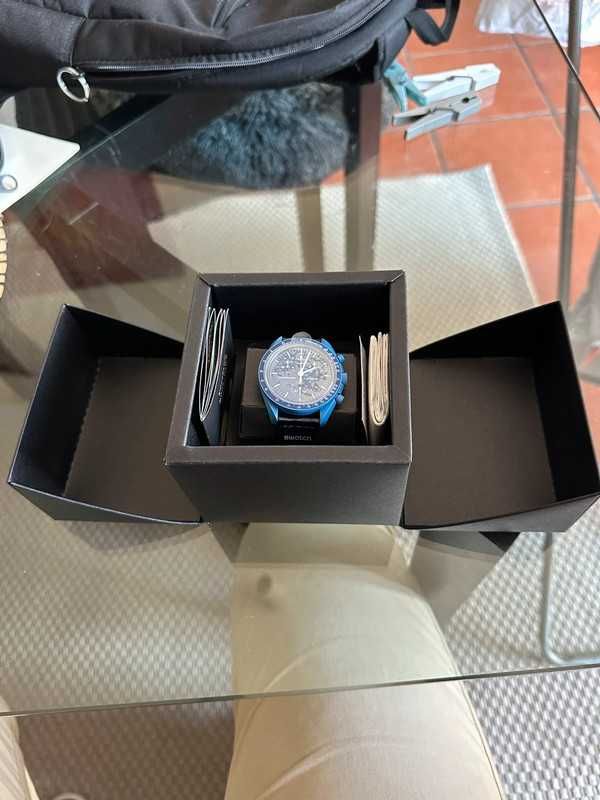 Moonswatch Neptune SO33N100 – Omega x Swatch Turbo Design