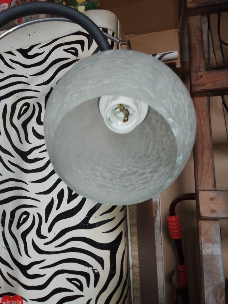 Lampa stojaca na 2 żarówki
