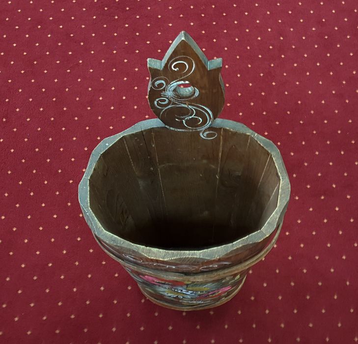 Zabytkowy parasolnik zdobiony malaturą - Schwarzwald