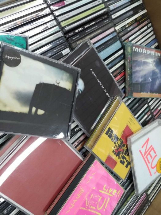 Dezenas de CDs Anos 90