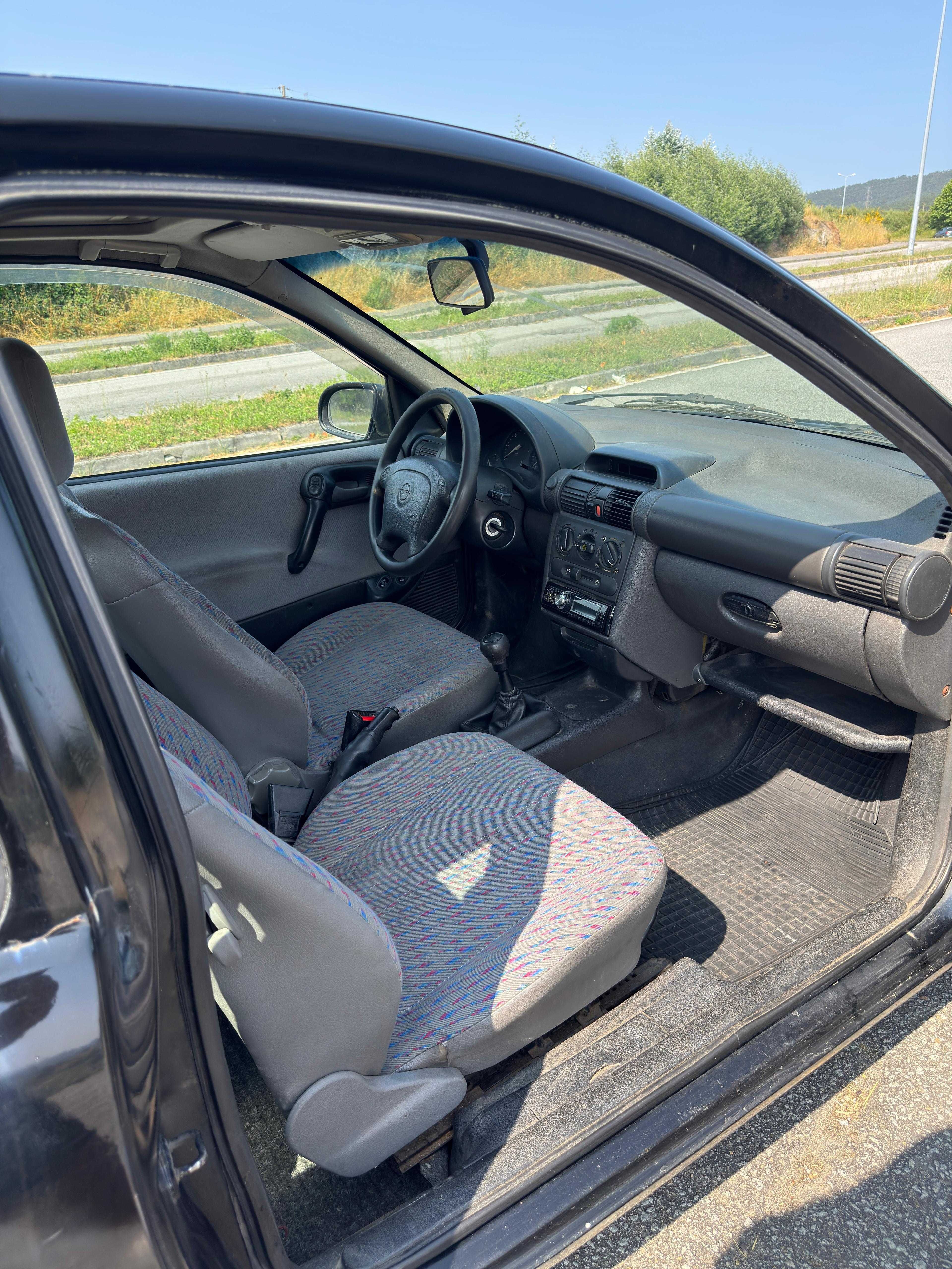 Opel Corsa B 1.5 Diesel - Económico e Fiável