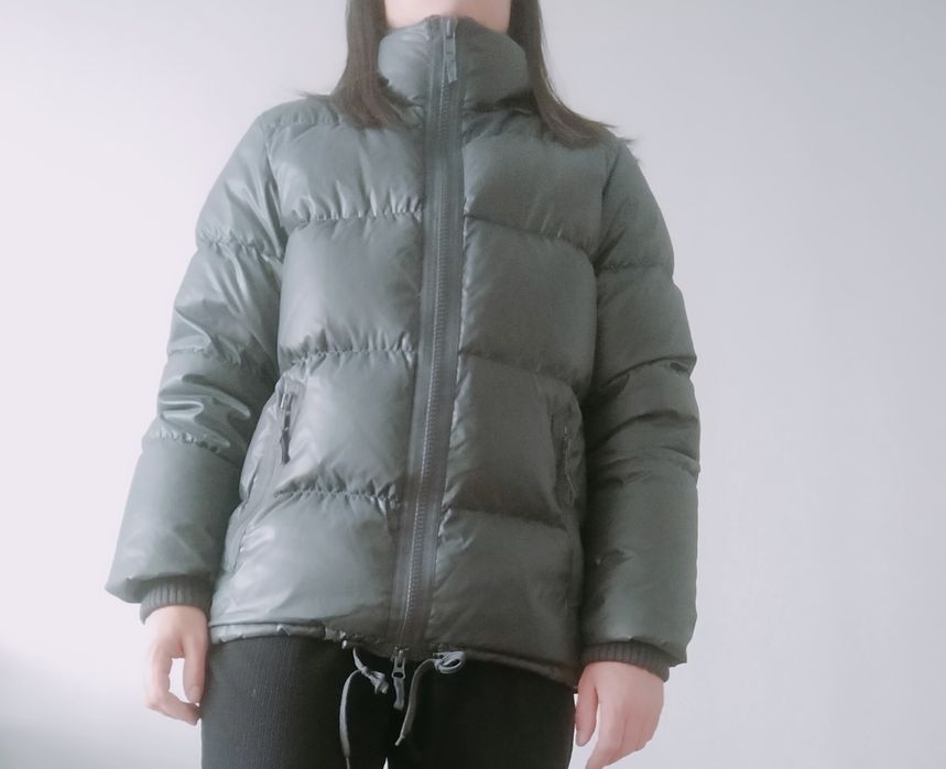 Жіноча зимова пухова куртка