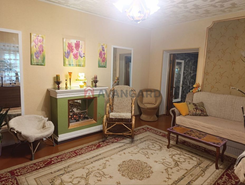 Продам частину будинку в центрі Бородинського (поряд із Сільпо)