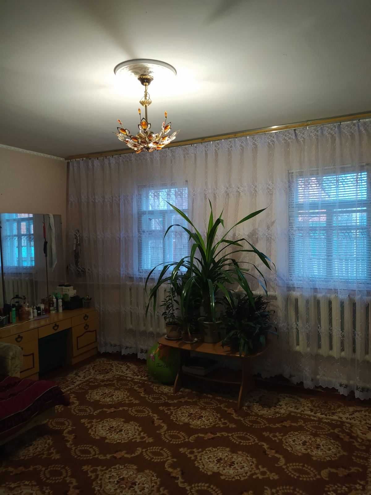 У продажу будинок на чотири кімнати