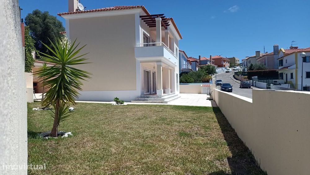 Moradia T3+1 isolada com jardim – Mafra. A 12min da Ericeira