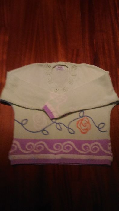 Camisola da marca Sisley para senhora e de tamanho M. Nova.