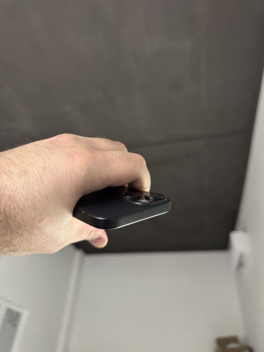 Apple iphone 15 128 gb айфон 15 чорний