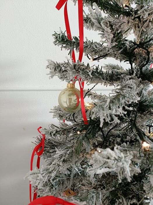 Árvore de Natal com efeito neve
Tamanho 180cm.

Usada 2x.