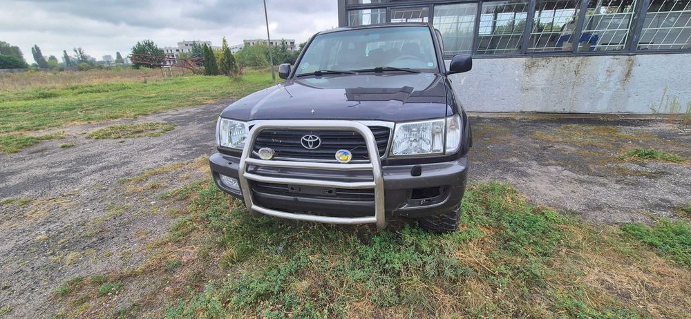 Toyota Land Cruiser 100