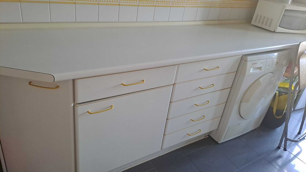 Cozinha Completa Branca — Oferta Imperdível por 600 €!