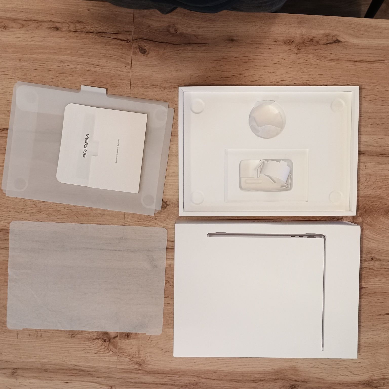 Apple MacBook Air 13" M2 model A2681
SLGFYXLTF7L
1NLN00