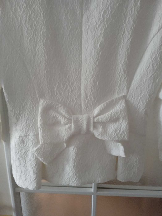 Żakiet , marynarka, biała weselna. Tłoczone róże. Elegancki rozm 40