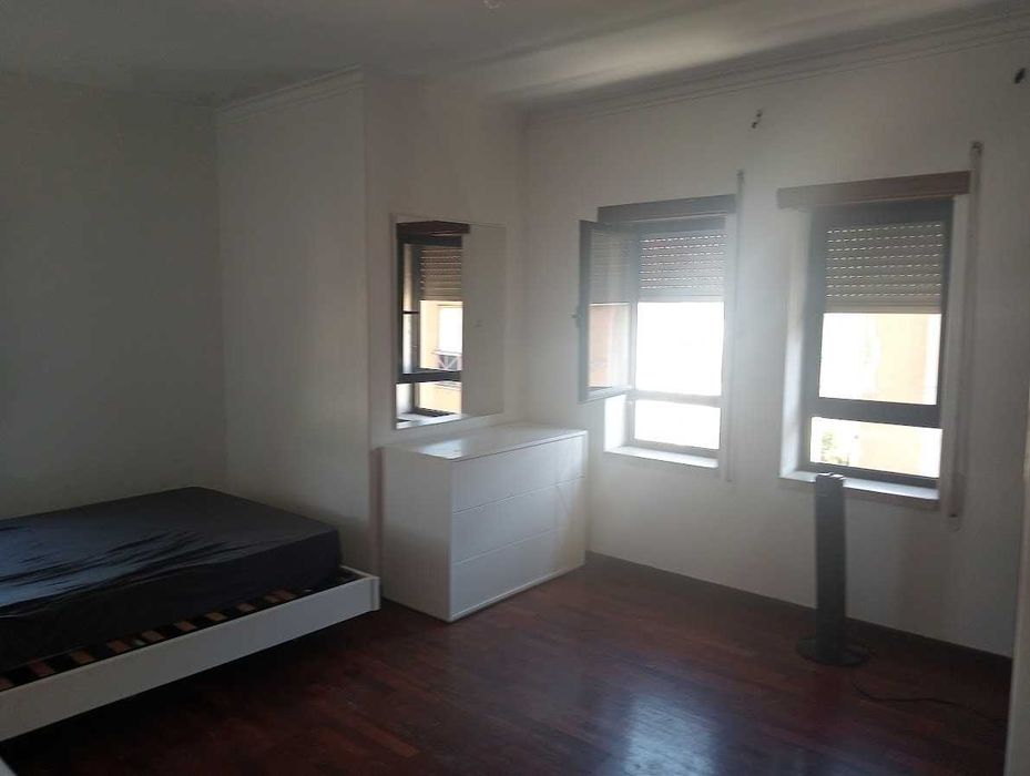 Arrendo apartamento T3 Próximo da estação do entroncamento.