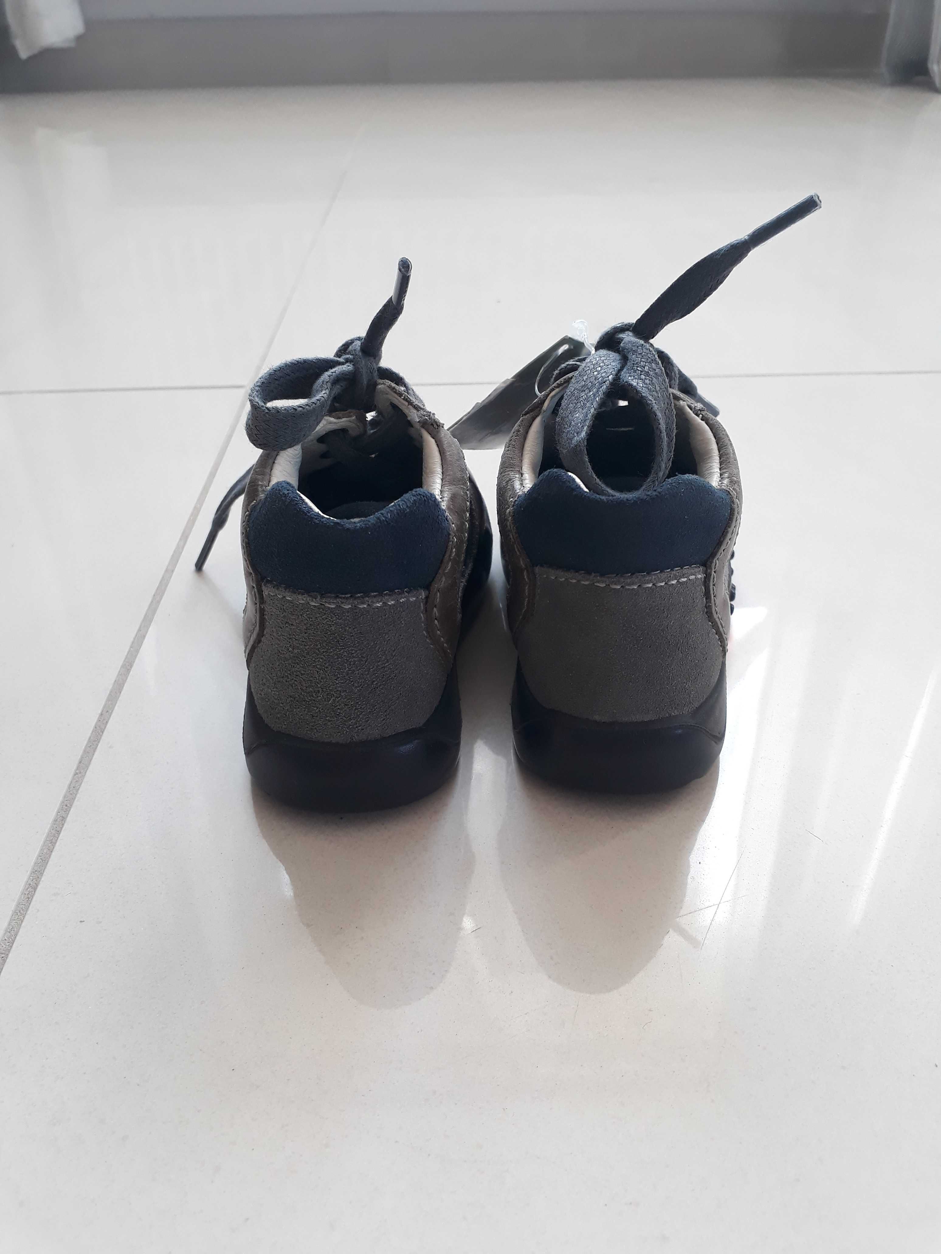 Nowe skórzane buty trzewiki Primigi r. 20