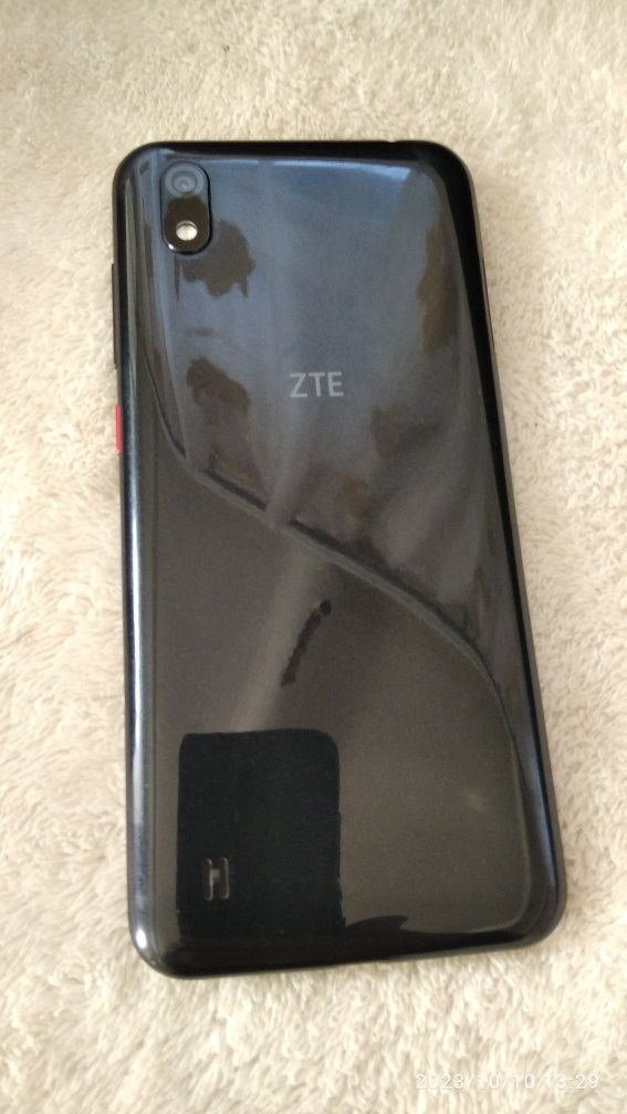 Продам смартфон ZTE Blade A7.