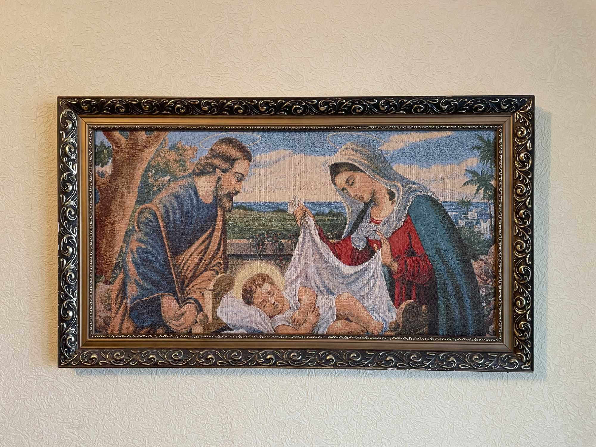 Гобеленова картина "Народження Ісуса" | Левиця та левенята | Сакура