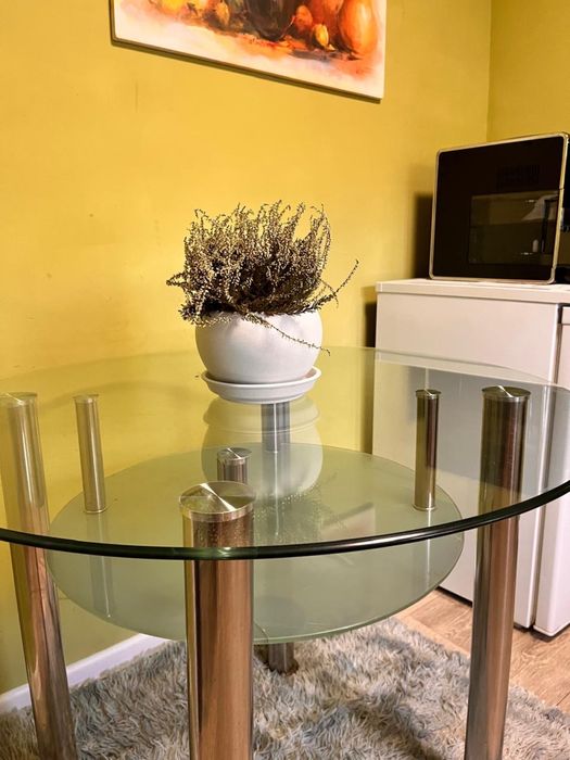 Стіл обідній круглий скляний