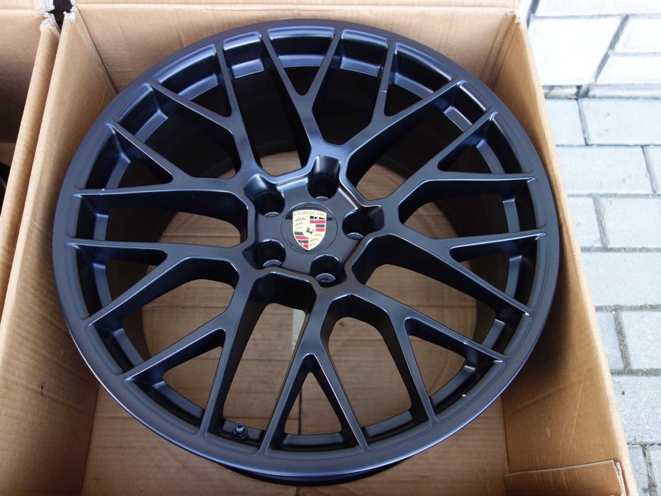 Felgi PORSCHE Macan TURBO GTS SPYDER RS 20''  Czujniki