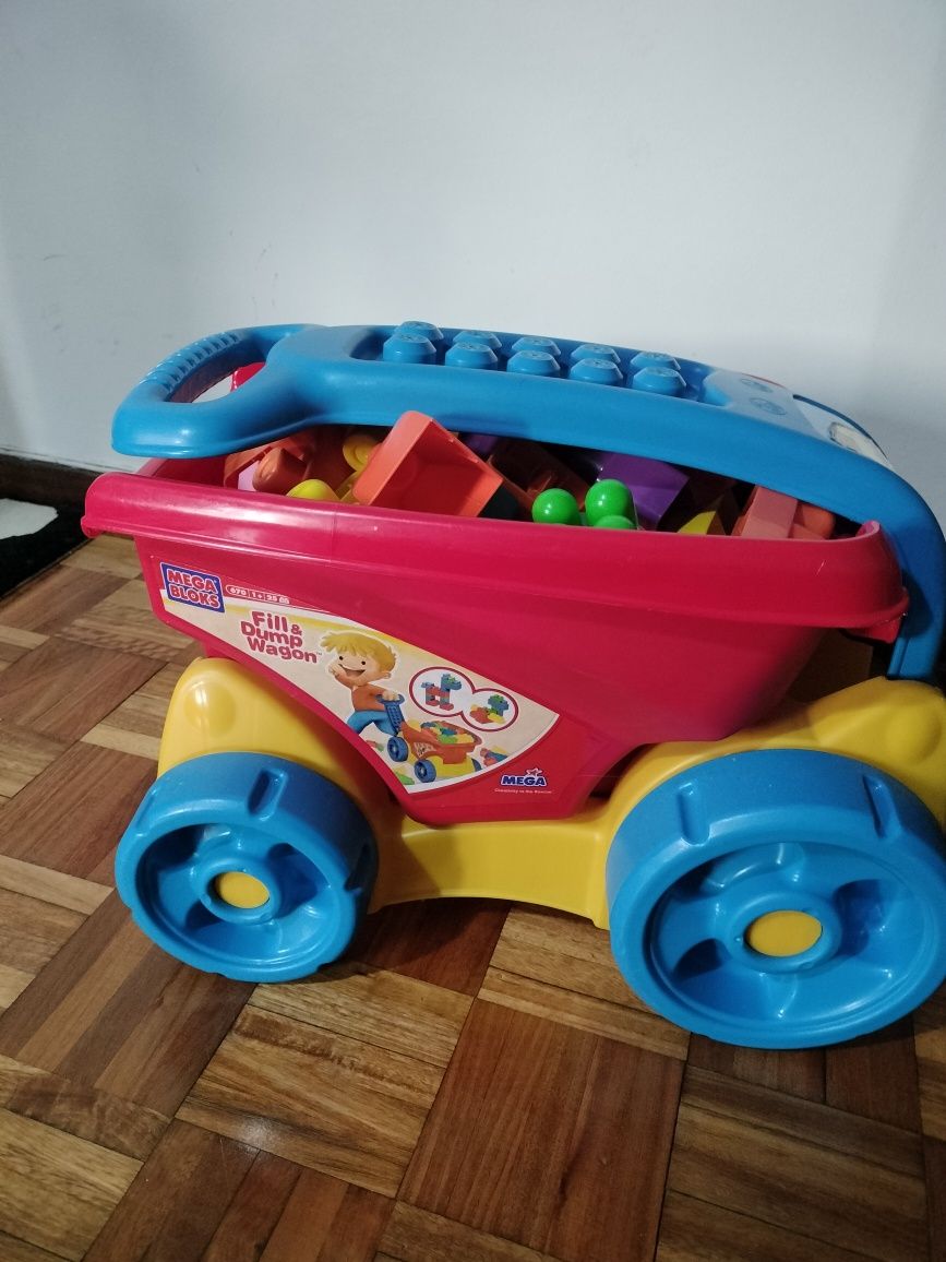 Megablocks com carro de arrumação