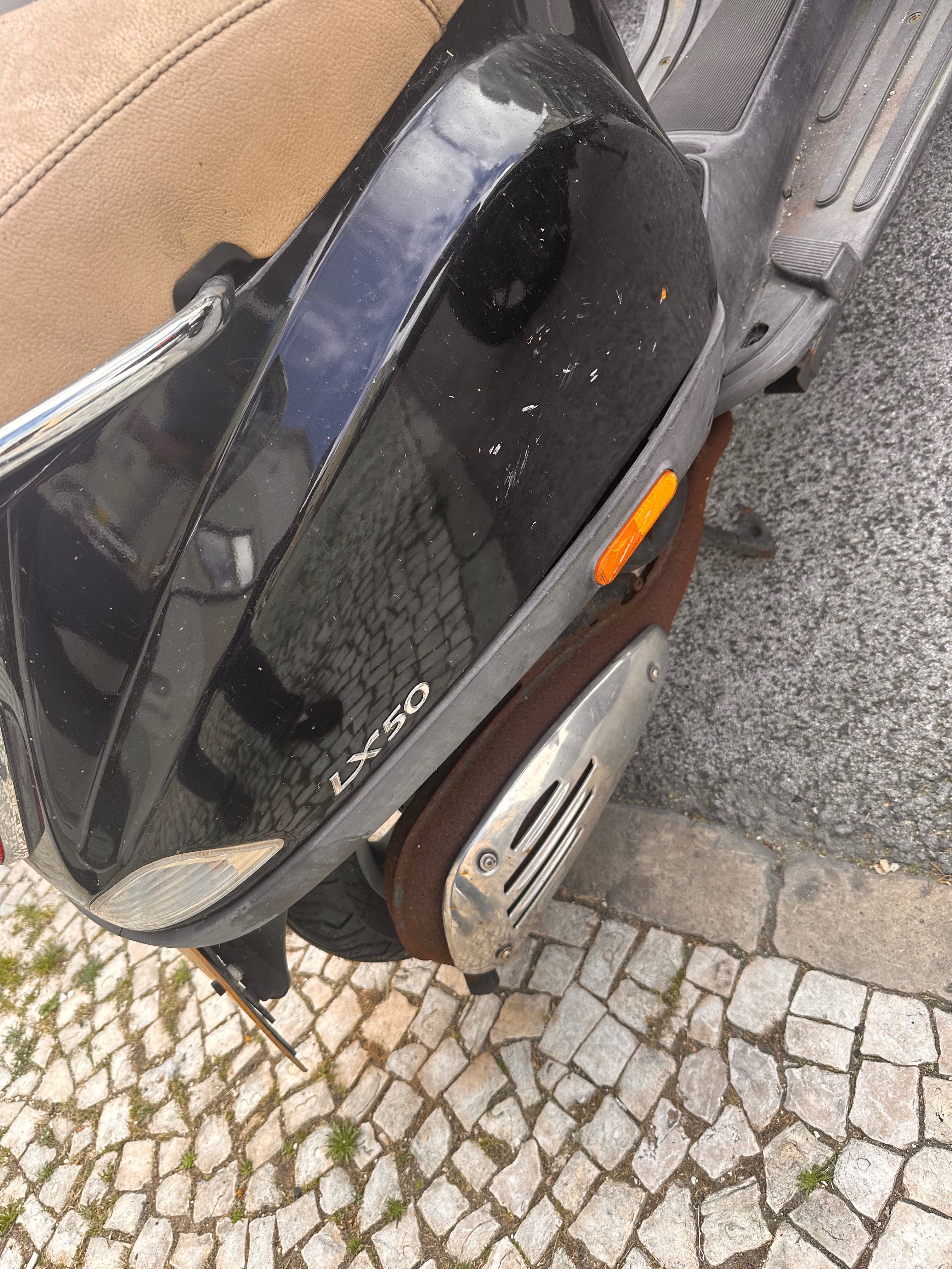 Vespa LX 50 2T - trabalha bem