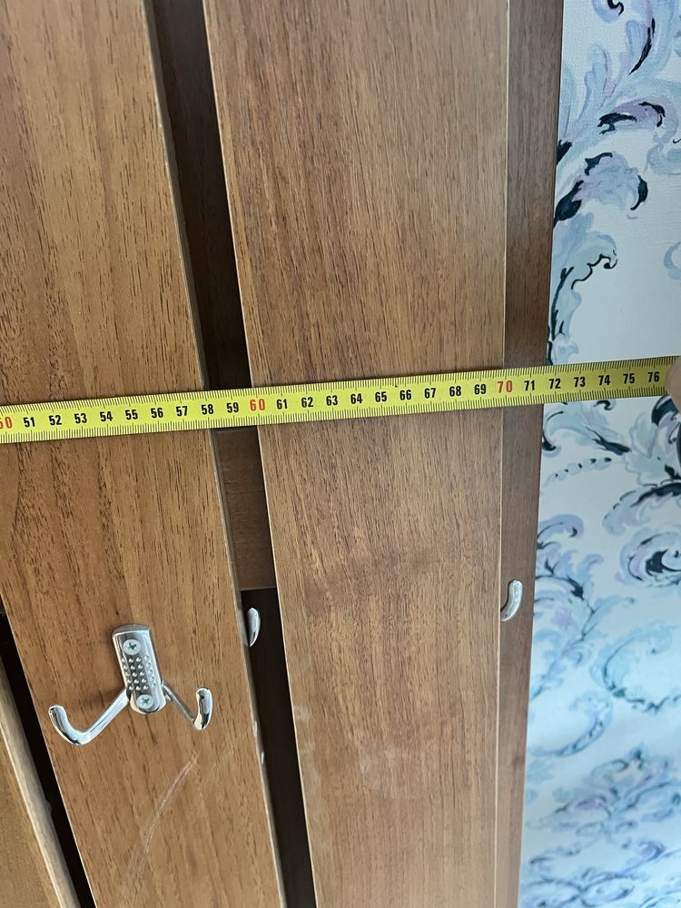 Вешалка в прихожую.