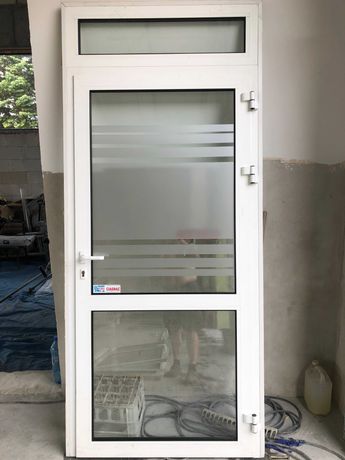 aluminiowe drzwi