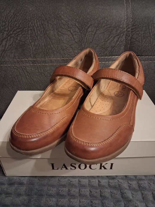 Półbuty czółenka na koturnie skórzane Lasocki r 38 brązowe