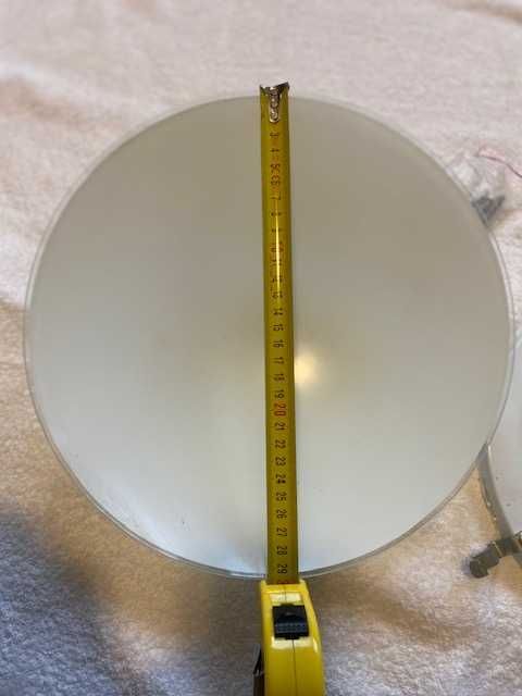 Kinkiet szklany biały okragły z kołkami mocującymi 30 cm i żarówką LED