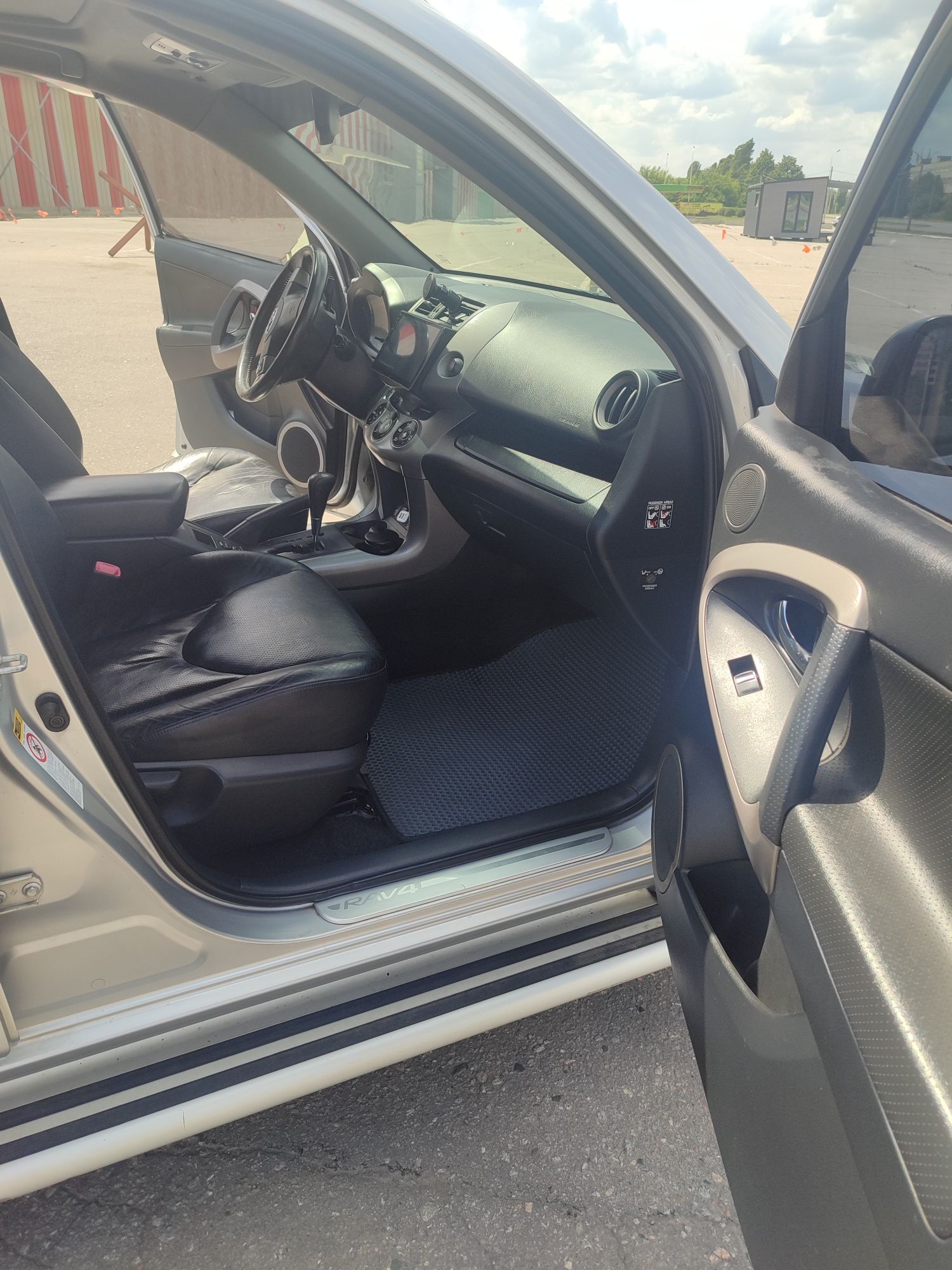 Aвтомобіль Toyota Rav 4 2006