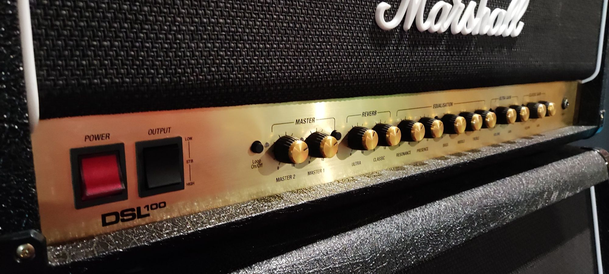 Amplificador a válvulas Marshall DSL100