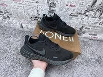 Кросівки Nike Revolution 5 Розмір 42.5 / Original Взуття