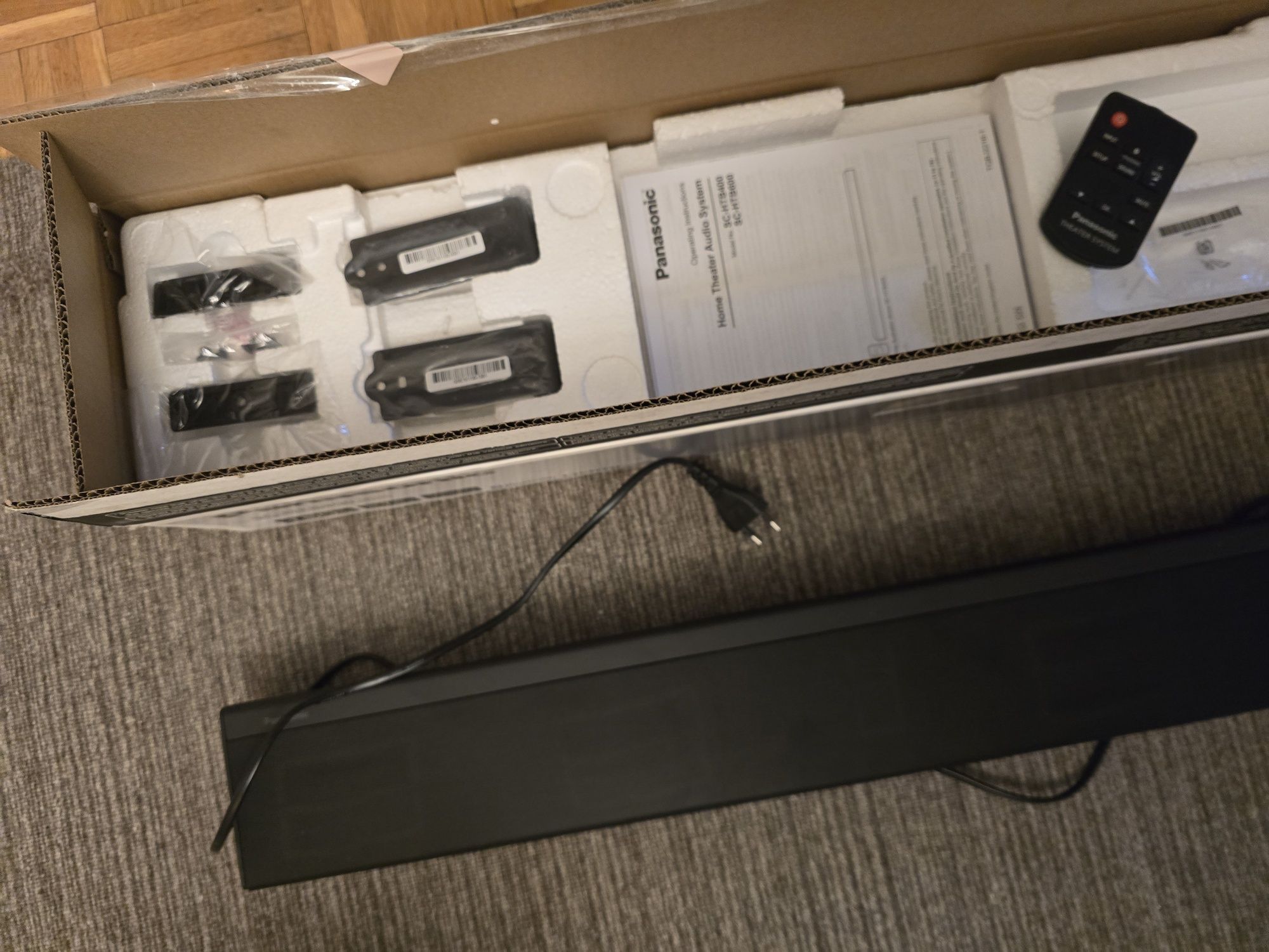 Soundbar Panasonic SC-HTB400. 160W 2.1 Bluetooth i ekran