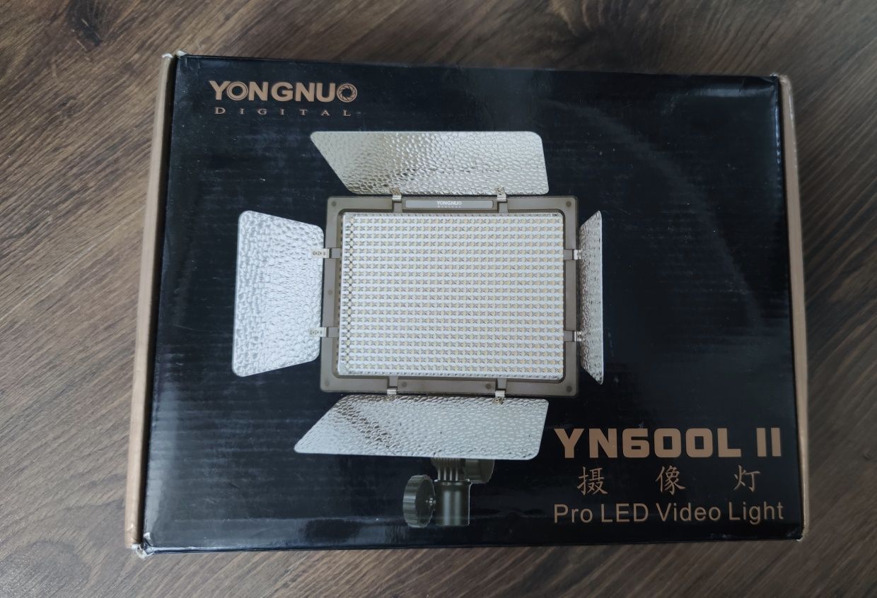 Светодиодная панель Yongnuo YN-600L II (3200-5600)