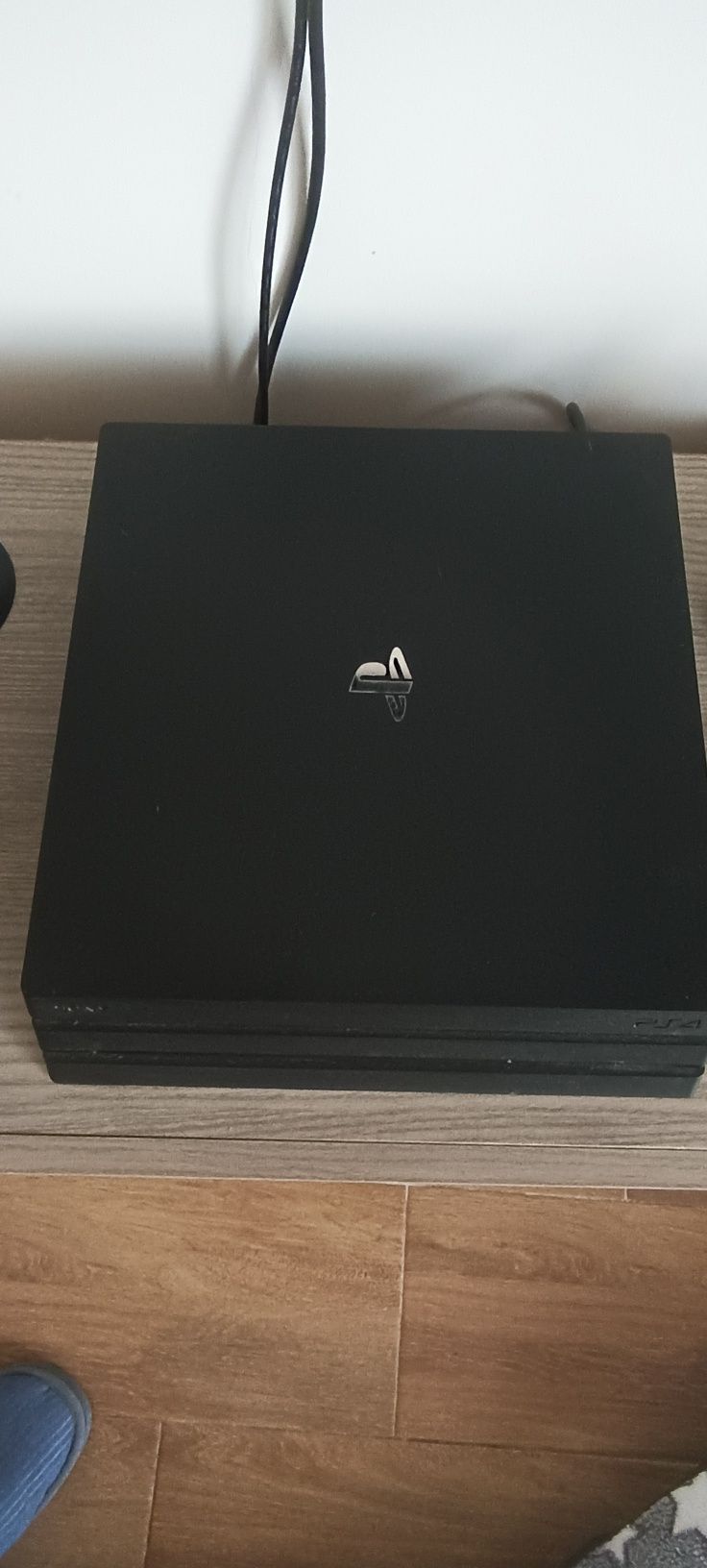 PlayStation 4 Pro 1TB + comando original