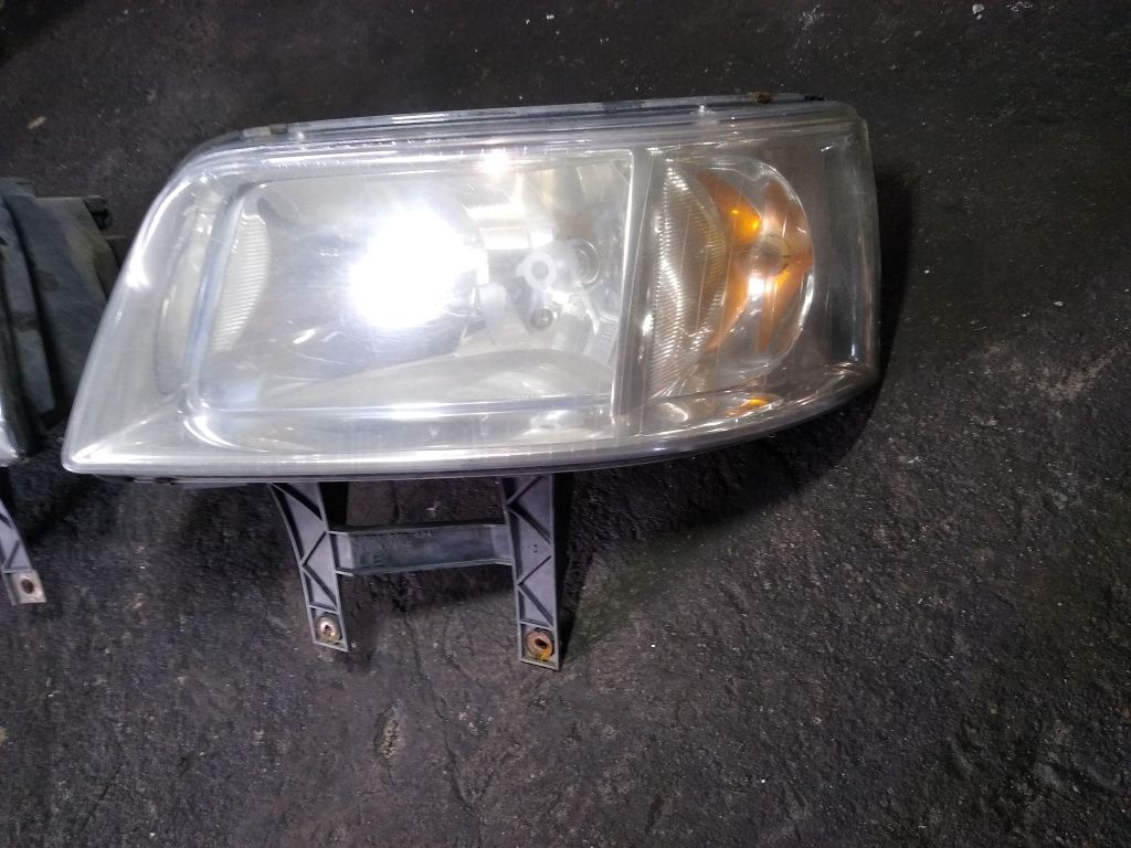 Lampa przód lewa prawa VW T5